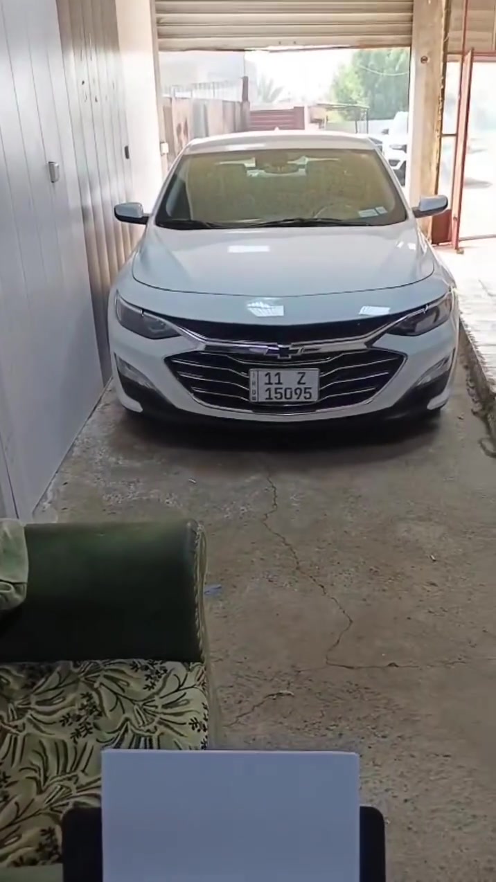 🚗⚙️ حالة جديدة من داخل ورشة الهندسي كروب... والنتيجة كانت مميزة بفضل الله.

تحية طيبة للجميع 🌹

وصلتنا سيارة شفروليه ماليبو تعاني من مشكلة واضحة، حيث عند وضع ناقل الحركة على وضع D (Drive) كانت السيارة تتأخر بالحركة بشكل كبير وكأنها متوقفة، ولا تنطلق إلا بعد فترة.

بدأنا التشخيص باستخدام أجهزة الوكالة الأصلية، وبعد الفحص الدقيق وقراءة البيانات الحية تبين أن الجوزة (السلونويد) رقم 4 كانت متوقفة عن العمل، بالإضافة إلى وجود حاجة لإعادة تهيئة وبرمجة وحدات السيطرة.

باشر فريق ورشة الهندسي كروب بإجراء البرمجة والتحديث الكامل لجميع العقول، والتي شملت:

✅ برمجة وتحديث TCM (عقل ناقل الحركة): المسؤول عن إدارة تبديلات السرعات، التحكم بضغط الزيت، تشغيل السلونويدات، وضمان تبديل ناعم ودقيق.

✅ برمجة وتحديث ECM / PCM (عقل المحرك): المسؤول عن إدارة المحرك، توقيت الإشعال، حقن الوقود، والتواصل المباشر مع عقل ناقل الحركة لتحقيق أفضل أداء.

✅ برمجة وتحديث BCM (عقل الهيكل): المسؤول عن الأنظمة الكهربائية، الإضاءة، الأقفال، الإنذارات، وعدد كبير من وظائف السيارة.

✅ برمجة وتحديث EBCM / ABS: المسؤول عن نظام مانع الانغلاق ABS ونظام الثبات الإلكتروني والتحكم بالجر.

✅ تحديث IPC (لوحة العدادات): لضمان توافق جميع البيانات والتنبيهات مع أحدث إصدار برمجي.

بعد إكمال جميع عمليات البرمجة والتحديث وإعادة تهيئة الأنظمة، تم إجراء الفحص النهائي وتجربة القيادة، وعادت السيارة للعمل بصورة طبيعية واستجابتها أصبحت ممتازة.

واليوم حضر صاحب السيارة واستلمها بعد إعادة جميع الإعدادات إلى وضع الشركة (Factory Settings) والتأكد من سلامة جميع الأنظمة وعملها بالشكل الصحيح.

📌 في ورشة الهندسي كروب لا نعتمد على التخمين أو تبديل القطع بشكل عشوائي، بل نعتمد على التشخيص الاحترافي بأجهزة الوكالة والبرمجة الصحيحة للوصول إلى سبب العطل الحقيقي وتقديم الحل الأمثل.

📍 العنوان: بغداد – التاجي – قرب جسر المثنى.
📞 للاستفسار والحجز: ***********

أخوكم المهندس غزوان
ورشة الهندسي كروب لفحص وبرمجة وتحديث السيارات الأمريكية.

#ورشة_الهندسي_كروب #المهندس_غزوان #شفروليه #ماليبو #GM #برمجة_السيارات #برمجة_الوكالة #برمجة_القير #TCM #ECM #PCM #تشخيص_الأعطال #فحص_السيارات #تحديث_السيارات #السيارات_الأمريكية #بغداد #التاجي #جسر_المثنى #العراق #خبرة_وجودة
