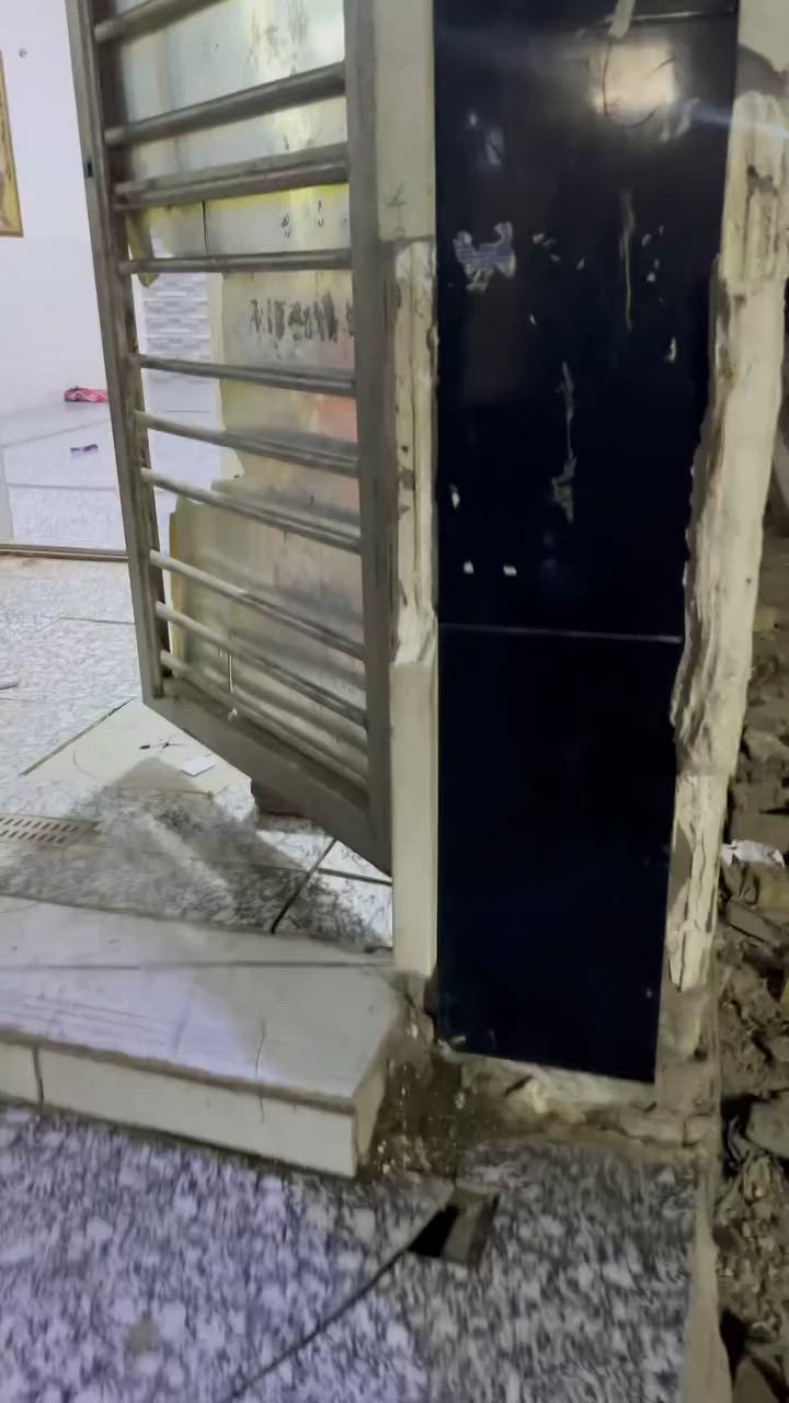‏سلام عليكم بيت100 متر طابق ونص منطقة حي المهندسين سعره الإيجار 400 تفاصيل اتصال على الرقم***********
