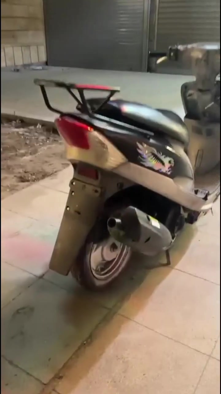 سلام عليكم ماكس منغولي للبيع سعر  400وبيهه مجال بغداد السيديه كلشي شغال كهربائيات كامله ***********تفاصيل اكثر واتساب فقط
