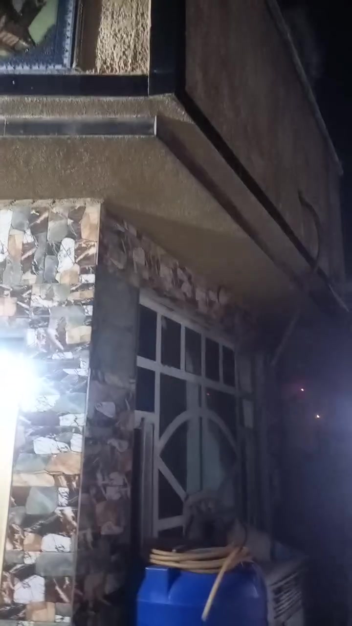 السلام عليكم دار للبيع ١٨٠ متر بلوك في حي الكوفة بداية حي الكوفة للاستفسار الاتصال على الرقم ***********
