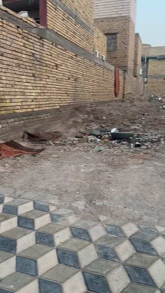 قطعه البيع المساحه ٢٠٠ متر الموقع التفيج دخل الفرع الي مقابيل سواق عمار الخويلدي الستفسار التصال بل رقم او مراسلت الصفحه ***********
