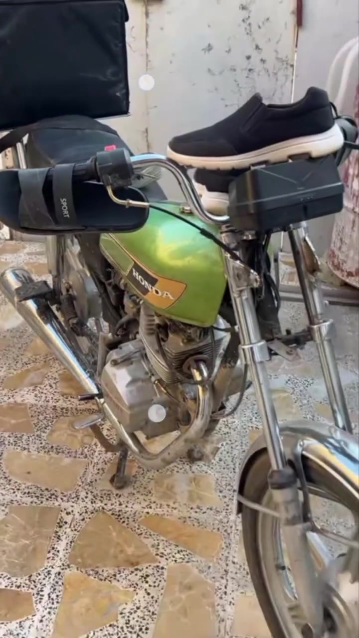 سلام عليكم ايراني للبيع او مراوسه بماكس حته لونطي فرق بس اهم شي ماكس مرتبه السعر خاص او تصال***********
