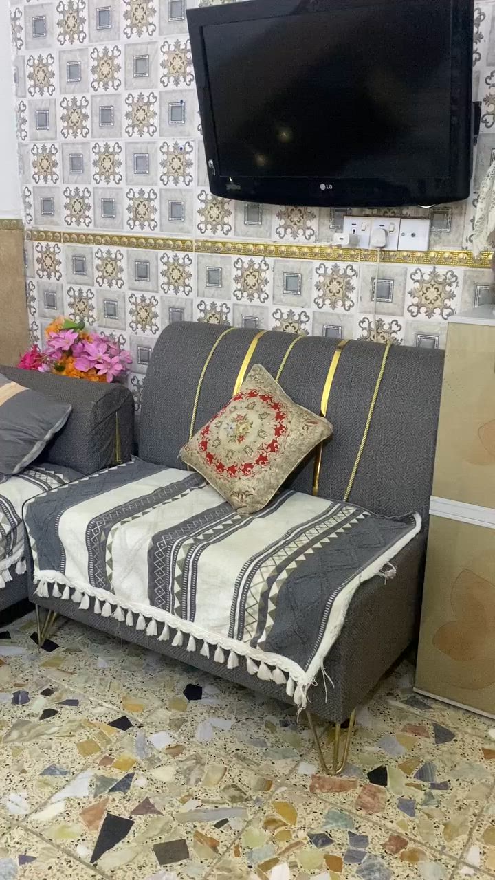 تخم جديد  شغل عراقي درجة ممتازة للبيع سعر التخم٣٥٠ الف
رقم ***********
