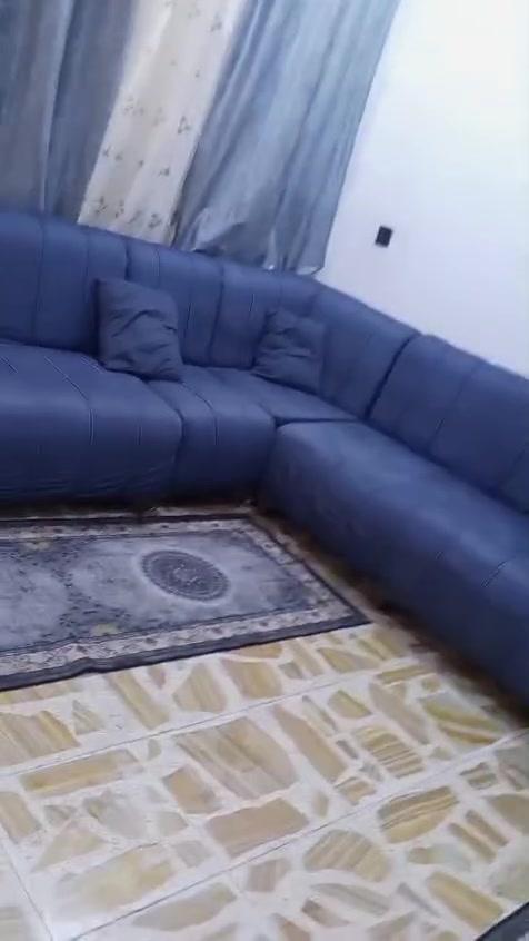 تخم للبيع بسعر مناسب  نضيف ما مكسور  عشره مقاعد
لحجز واتساب ***********
