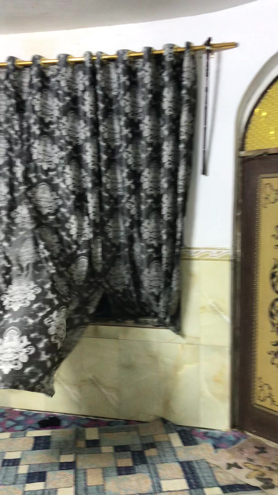 #بيت_زراعي_طابقين_بناء_٢٠١١_في_منطقة_البلديات_قرب_حسينية_شهداء
#شمر_مقابل_مدرسة_تغلب_ثاني_فرع_عن_المدرسة_بداية
#المنطقة_ثاني_بيت_ابصف_الركن
المساحة ( ١٣١ متر ) واجهه ( ٩ متر إلا ربع ) نزال ( ١٥ متر  ونص ) خدمات المنطقة كامله تبليط ، مجاري ، كهرباء ، ماء ،
البيت يحتوي على طرمه استقبال مطبخ صاله غرفتين نوم منور حمام تواليت خارجيه داخليه + اربع غرف نوم طابق ثاني +بيتونه على عرض السطح بيها تواليت وتصلح مخزن بيها بابين سطح اشتايكر نقص البيت كاشي فقط . 
للتواصل . واتساب فقط ***********
اتصال . ***********