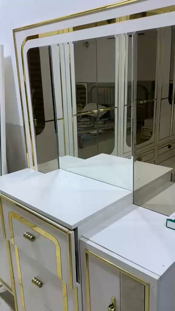 السلام عليكم متوفر غرفه مثل ما موضح بل تصوير السعر 1300 وبيه مجال الشراي  التواصل ***********
ما متواجد أهنأ اليريد يتصل عل رقم بي وتساب
