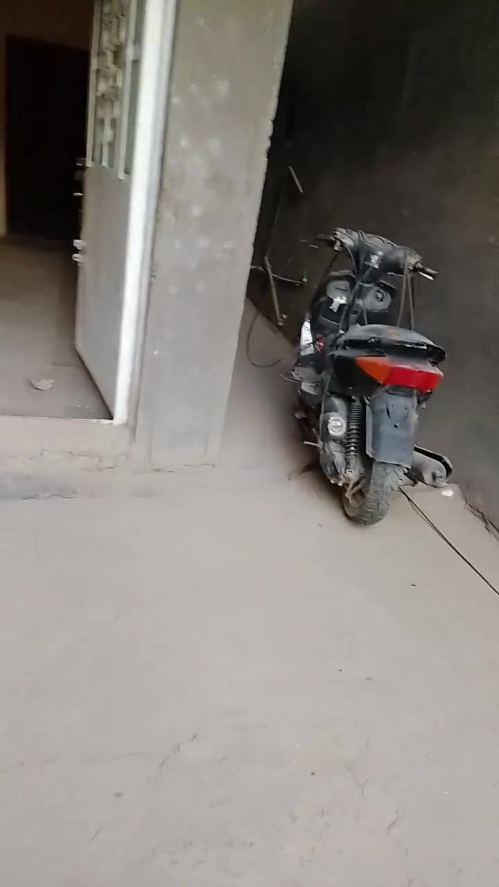 بيت لليجار ابواغريب قرب جامع الرحمن مساحة البيت ١٢٥متر طابقين ***********.      ***********
