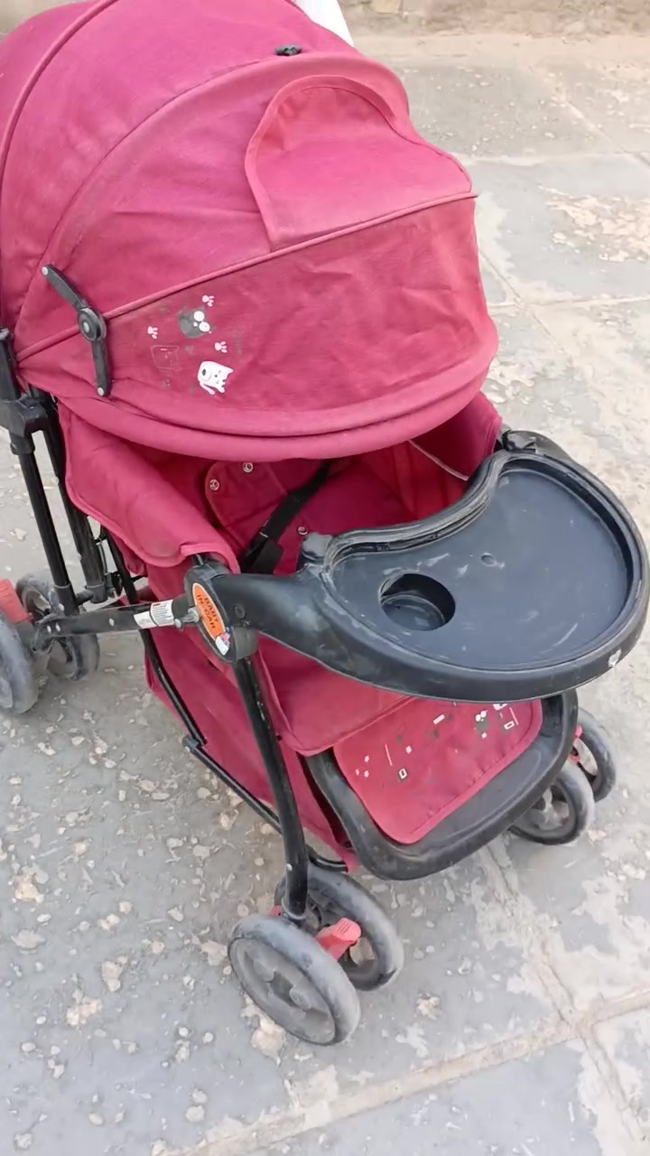 للبيع عربانة اطفال جديدة كلش نظيفه الحجم الكبير مكانها ذي قار الشطرة 
***********
