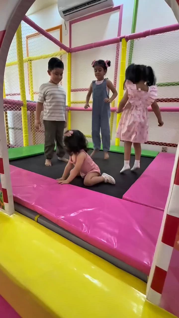 🌈 السعادة الحقيقية تُرى في ابتسامة طفل
لحظات جميلة من يومنا المليء بالمرح والنشاط في روضة وحضانة لامورا الأهلية النموذجية. 💕👦👧

كامرات اون لاين مع الاهالي📽️

وجبات طعام صحية للاطفال🍯
قاعات العاب داخلية وخارجية🧸🏀

الدوام طيله ايام الاسبوع عدا يوم الجمعة عطلة الروضة💥
يتوفر لدينا دوام صباحي ومسائي

📍 الداوودي - شارع تانكي - فرع مقابل مطعم سر
📞 *********** - ***********
