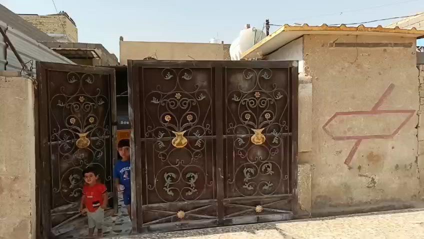 مكان البيت حي اور معمل الرحلات
مساحه البيت 100   اتصال ***********
