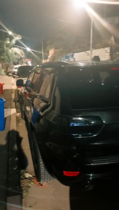 جيب ترايل هوك ٢٠١٨ محرك هيمي ٥٧٠٠
١- ماشية ٩٤ الف ميل
٢- داخل كنتارة
٣-  فتحة
٤- جكات ٣ وضعيات
٥- فورويل
٦- كشنات امامي تدفئة تبريد والخلفي تدفئة
٧- حادث السيارة قطع سرقة وبيهة صبغ بالصندوك
٨- رقم بصرة مشروع وطني
صور الحادث موجودة
السعر ٢٠٥
مكان السيارة البصرة دور الضباط 
للاتصال ***********
