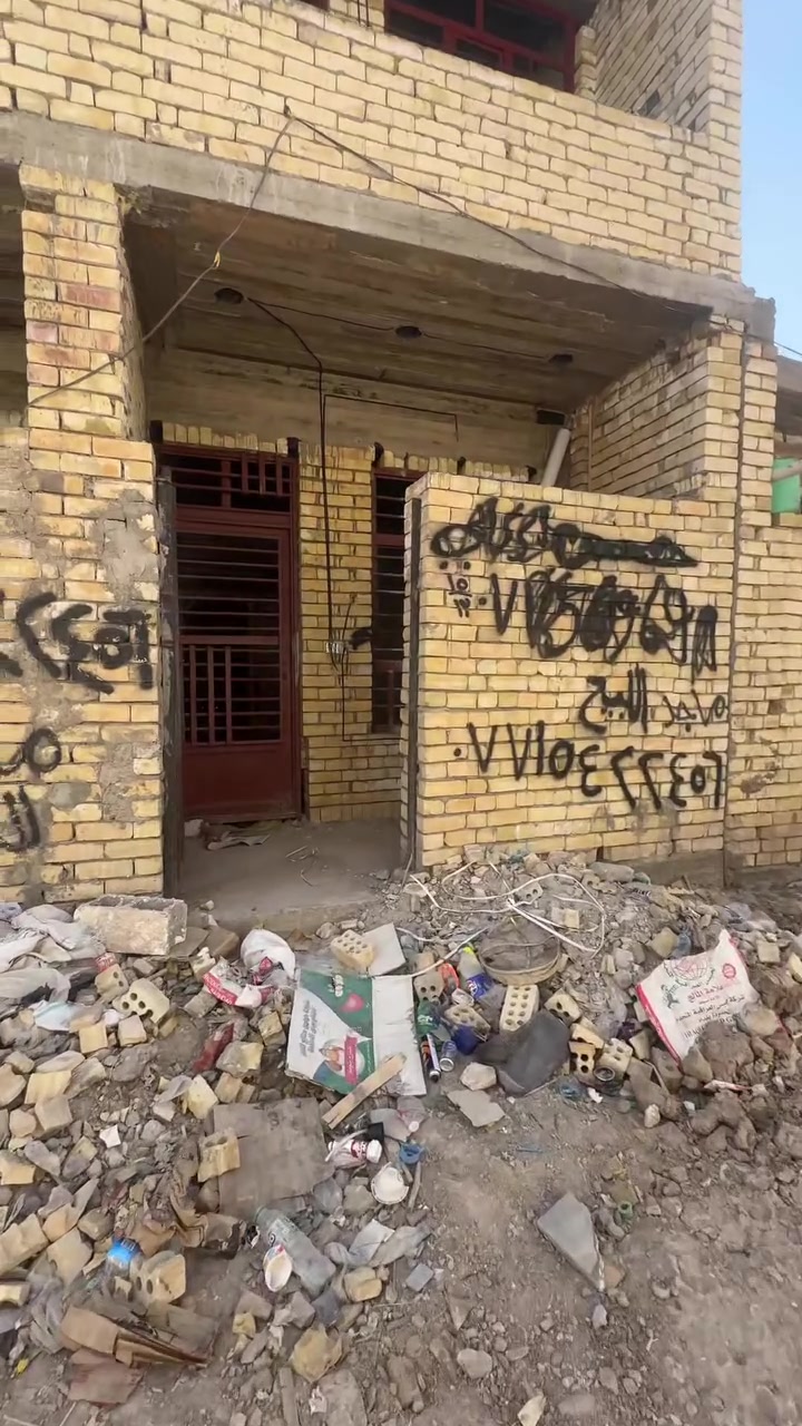 بيت للبيع بغداد الزعفرانيه الوليد دور الصحه الثانيه منطقه كامله طابو زراعي سند25وكاله من المحكمه والمنطقه كامله بس التبليط والمنطقه مبلطه باقي بس هذا الفرع المساحه 60بناء درجه اولا مصبوب رفت منطقه طابوك كله مبنيه البيت قاطين مي كهرباء حته التلنكي مشدود ما ناقصه بس البياض وكاشي والتفاصيل داخل الفديو 
 والسعر جداا مناسب 36مليون
***********
