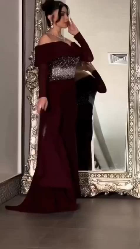 هلاو بنات هذا الفستان للبيع ملبوس ساعه وحده بالقاعه فقط قياس ٤٨ يجنن بالبس اشتريته خطوبه حمايه  بعيد الفطر اشتريته 100 بدون توصيل واريد ابيعه ب90وبي مجال لان مستعجله


**إذا كنت صاحب هذا الإعلان وتريد حذفه لأي سبب، رجاءا أرسل رسالة إلى الدعم الفني**