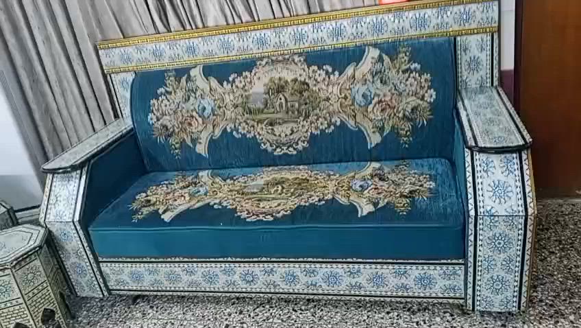 تخم قنفات بحالة ممتازة مع سيت طبلات للبيع الاتصال وتساب على الرقم ***********
