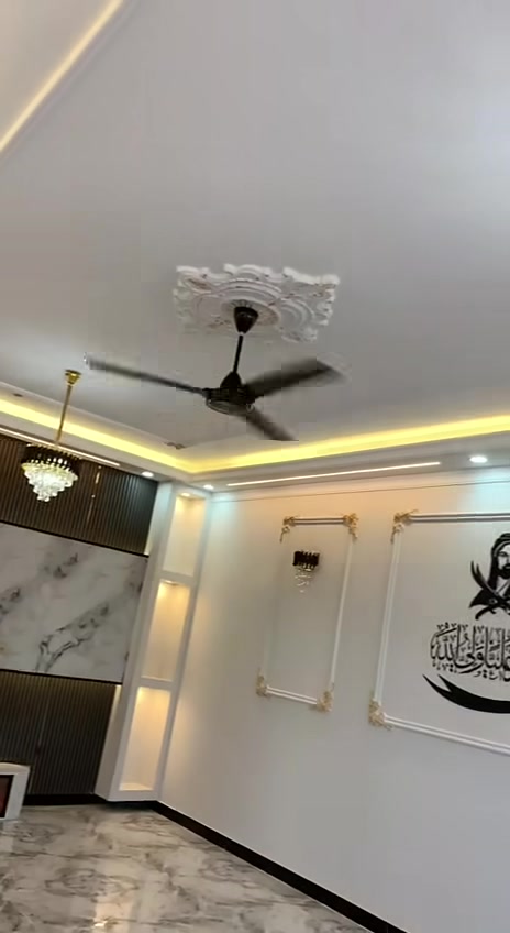 كادر نعمل كافة انواع الديكورات الداخليه والخارجيه فوم بوردكس جبس سقوف ثانويه وكافة انواع الاصباغ وطلس وشغل درجه اوله للاتصال *********** او مراسله الصفحه
