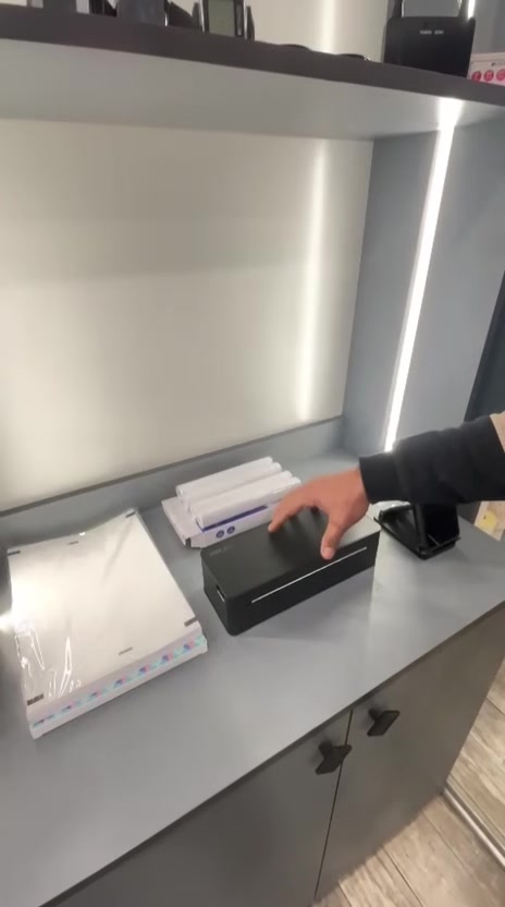 🌟طابعة حرارية محمولة بتصميم أنيق وأداء عالي
طباعة واضحة وسريعة وتعمل بدون حبر
مناسبة لكل الأعمال
تطبع A4 _ A5
السعر 95 الف

📞 للطلب أو الاستفسار:
*********** 
 *********** 

🚚 توصيل إلى جميع محافظات العراق 🇮🇶
📍 الكرادة - شارع الصناعة - مجمع المياحي - فرع شركة شرق الجزيرة 

💬 اضغط على "إرسال رسالة" الآن واحجز نسختك قبل نفاد الكمية! 

​#ورق_حراري #طابعة_محمولة #A4 #طباعة_بدون_حبر #مكتب_متنقل
