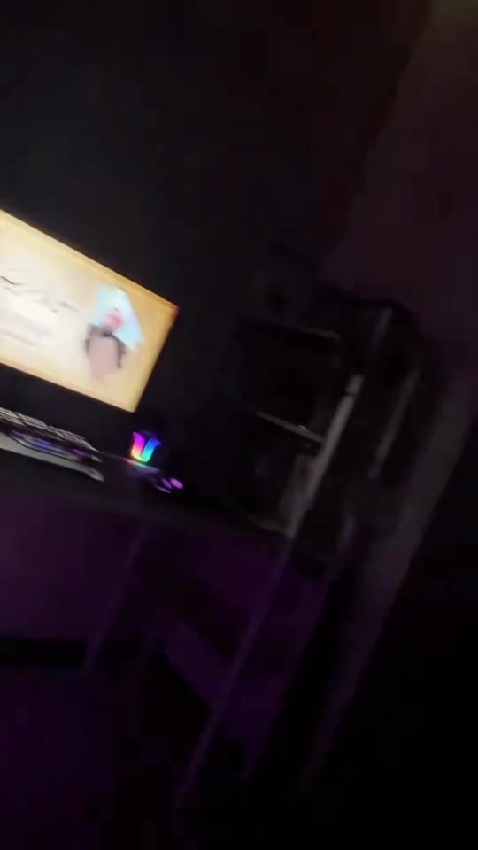 تجميعه حاسبه للبيع
لمواصفات
مفوله حاسبه تشغل اقوى الالعاب 
وياها ميز و كرسي و شاشه وكيبورد وماوس وسماعات خارجيه وسماعات راس والاسلاك مالته كامله 
سعره 1.900.000 وقابل للتفاوض للشراي فقطط
التواصل واتس ***********

