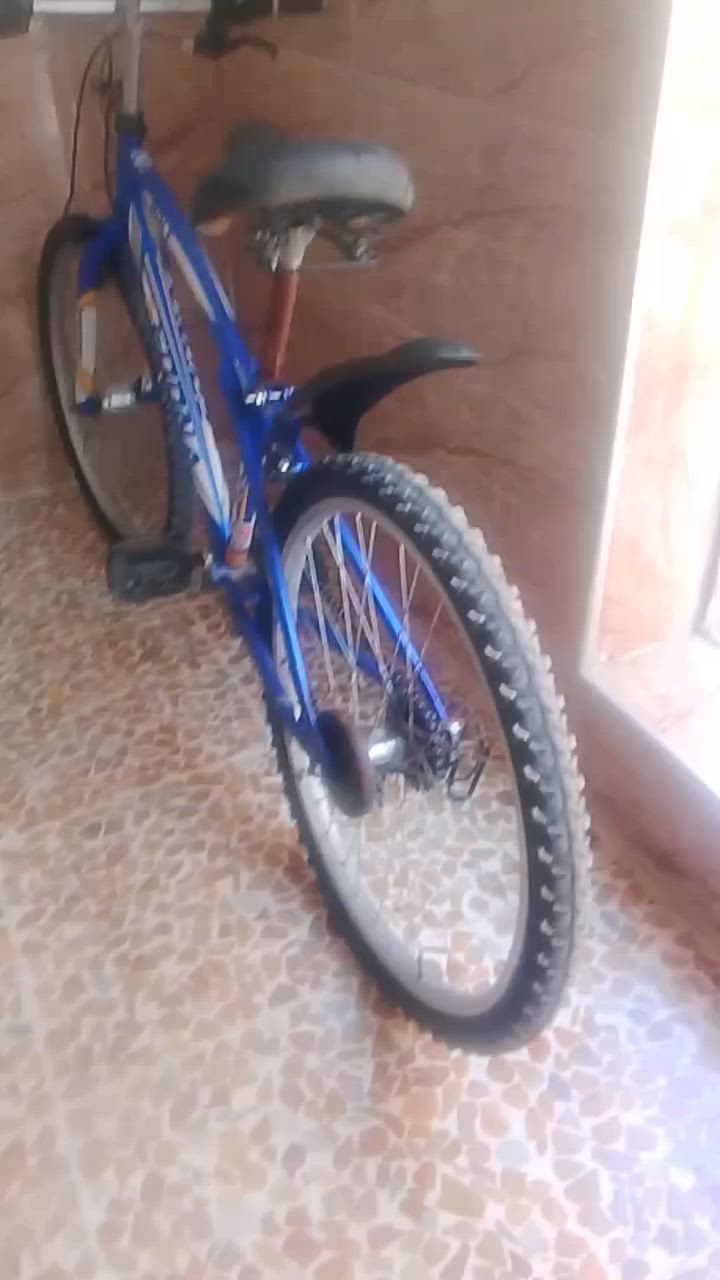 للبيع بايسكل حجم 24 سعرها 65 بيها مجال ما بها اي عطل اللي شراي خلي يرسلني بلفيس


**إذا كنت صاحب هذا الإعلان وتريد حذفه لأي سبب، رجاءا أرسل رسالة إلى الدعم الفني**