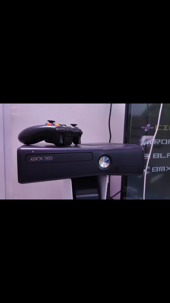 Xbox 360 Slim
الجهاز يشتغل ويفصل ابيعة فحم 
داخله هارد 250 گيگا
جويستك نظيف جداً مع ملحقاته كاملة
السعر 45 نهايتة مع التوصيل لجميع المحافظات


**إذا كنت صاحب هذا الإعلان وتريد حذفه لأي سبب، رجاءا أرسل رسالة إلى الدعم الفني**