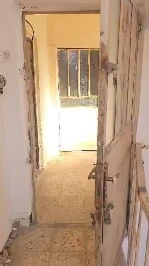 شقة للايجار بسوق الذهب غرفه وصاله طابق اول 
بسعر مناسب🔥🔥 
وعندنا اكثر من شقة بنفس العماره 
للاستفسار 
***********
