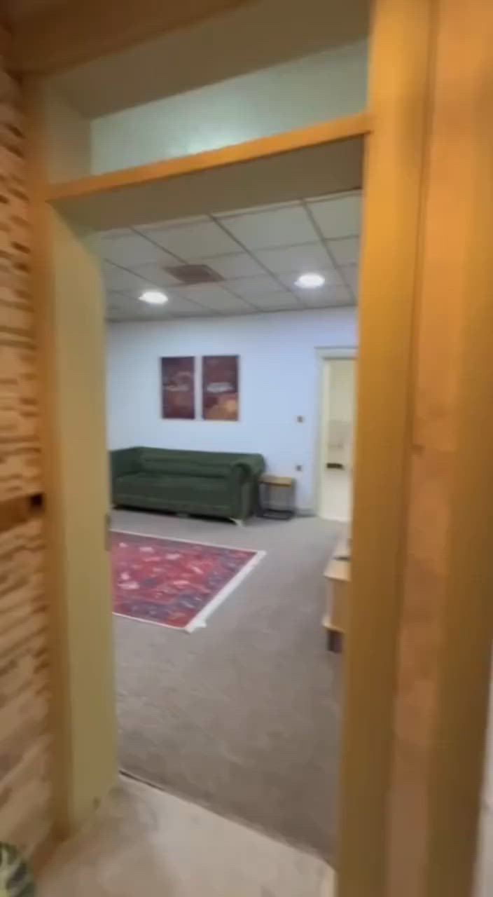 🏠 خانوو بۆ فرۆشتن لە گەڕەکی ئیبراهیم ئەحمەد 🏠
​ئۆفەرێکی تایبەت بۆ ئەو کەسانەی بەدوای خانوویەکی گەورە و شیاو بۆ دوو ماڵ دەگەڕێن لە شوێنێکی ناوازەی شاری سلێمانی.
​📍 ناونیشان و شوێن:
​گەڕەک: ئیبراهیم ئەحمەد (سێنتەری ٣٨ تەکانی ئیبراهیم ئەحمەد).
​پانی کۆڵان: ١٥ مەتری (کۆڵانێکی فراوان و گونجاو).
​ڕووی خانوو: ڕووی قیبلە.
​📐 ڕووبەر و پێکهاتە:
​ڕووبەر: ٢٠٠ مەتر دووجا.
​دیزاین: دوو قاتی جیاواز (کامل بۆ دوو ماڵ دەبێت).
​پێکهاتەی هەر قاتێک پێکهاتووە لە:
​ژووری میوان 🛋️
​هۆڵ ✨
​مەتبەخ (چێشتخانە) 🍳
​مساعید مەتبەخ 🍽️
​ژووری نوستن 🛏️
​مشتەمەلات
​💧 تایبەتمەندی زیادە:
​خانووەکە بیری ئاوی تێدایە (بێ کێشەی ئاو).
​📞 بۆ زانیاری زیاتر و پەیوەندیکردن:
​ئاسیاسیڵ: ***********
​کۆڕەک: ***********
​📢 مژدە بۆ خاوەن موڵکەکان!
​ئەگەر تۆش هەر موڵکێکی (خانوو، زەوی، شوقە، یان باخ)ت هەیە بۆ فرۆشتن، پەیوەندیمان پێوە بکە! ڕیکلامت بۆ دەکەین بە خۆڕایی و بێ بەرامبەر. 🤝
