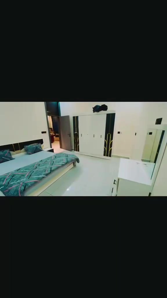 السلام عليكم متوفر اليوم شفت مساىي سعر الشفت 175
المكان الدوره لبعيثه 📍 
***********
مزرعه سكاي لايت ❤️
