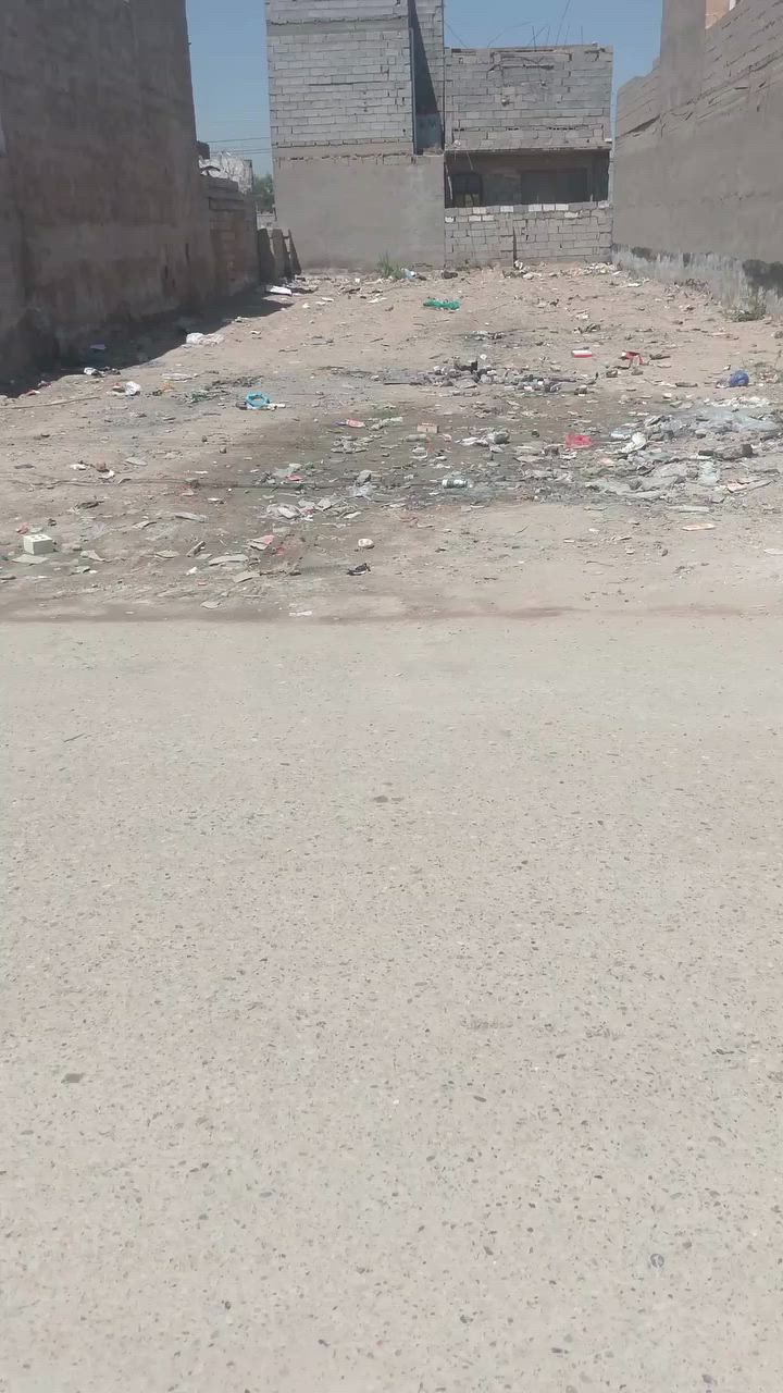 السلام وعليكم قطعه لبيع مسحه 300متر القطعه تحتوي على كفه الخدمات ماي مجاري كهرباء تبليط الشراي يتصل ***********
