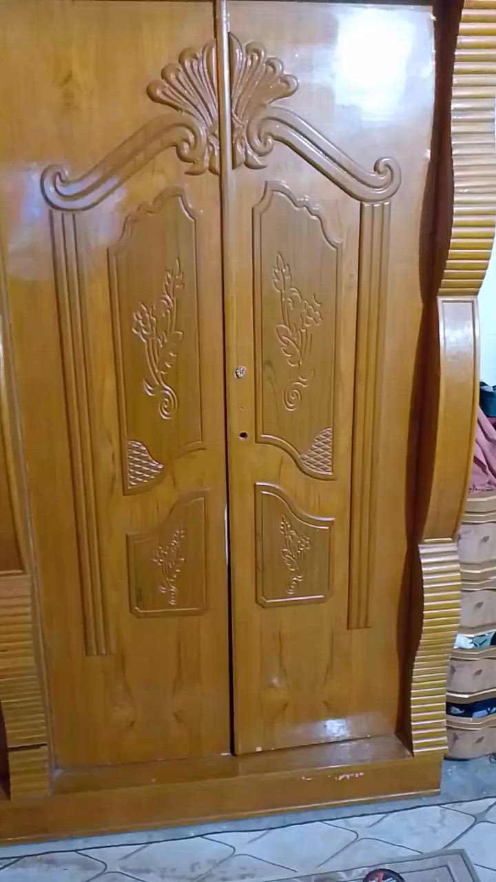 سلام عليكم كنتور اللبيع ست بيبان المكان البصره حيانيه السعر 600الهاتف ***********
