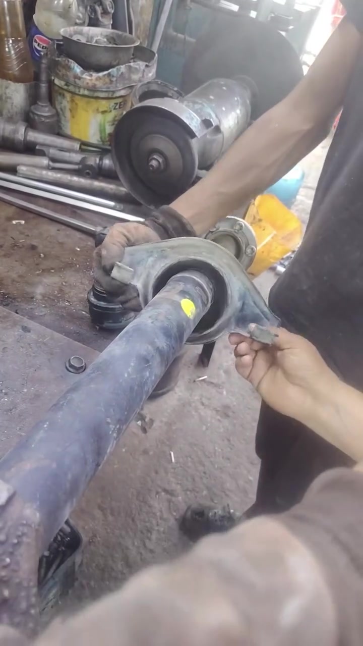 محل وسام الطيار ابو الكاردنات مقابل الإطفاء قرب باجه ابو طلال وهذه رقمي ***********بغداد شيخ عمر
