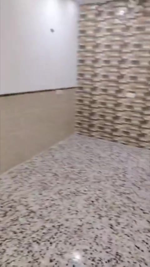 بيت ليجار بشارع خوله ثاني فرع على يمنه بيت 80متر نضيف ***********
