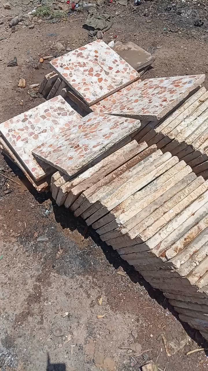 كاش للبيع في قضاء الغراف ***********
