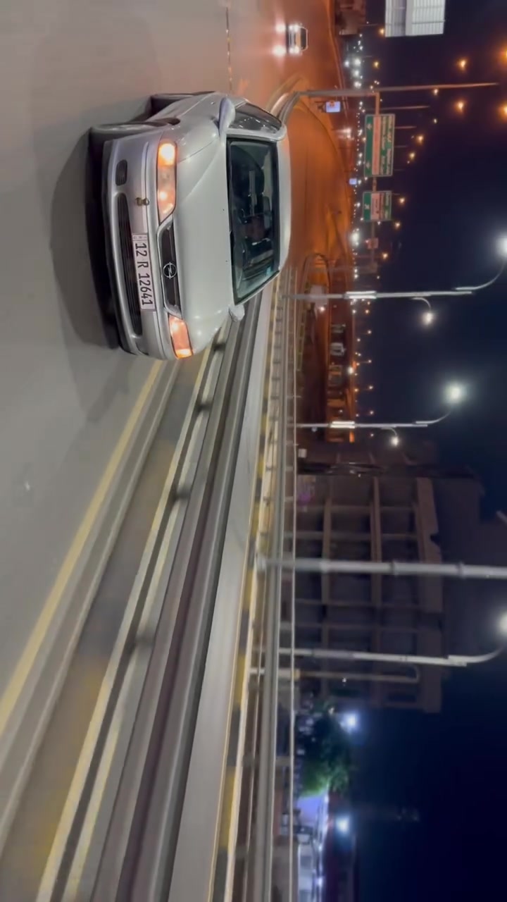 للبيع:اوبل فكترا 2001 محرك موديل 95 فل المرغوب كير اوتو مليانه مواصفات كشنات جلد بطاين جلد دشبول جلد تحكمات لستيرن المرايه الوسطيه كامره ومضلل مري الخارجيه كهرب كشنات تدفئه جامات 4 كهرب سستم سماعات 10 سماعات موزعه ع ابواب حساسات خلفيه وبيها بعد جثير سوالف السياره على صبغها البلادي بيها جراد شويه بحافة الابواب من فوك والسكف صبغها الوحيد جاملغ اليمنه شويه منه بس والسياره رقم وهزه جديده بأسمي وبيها كوبون بانزين شرط التحويل الي يريد تفاصيل اكثر اتصل ع رقم *********** بي واتس
