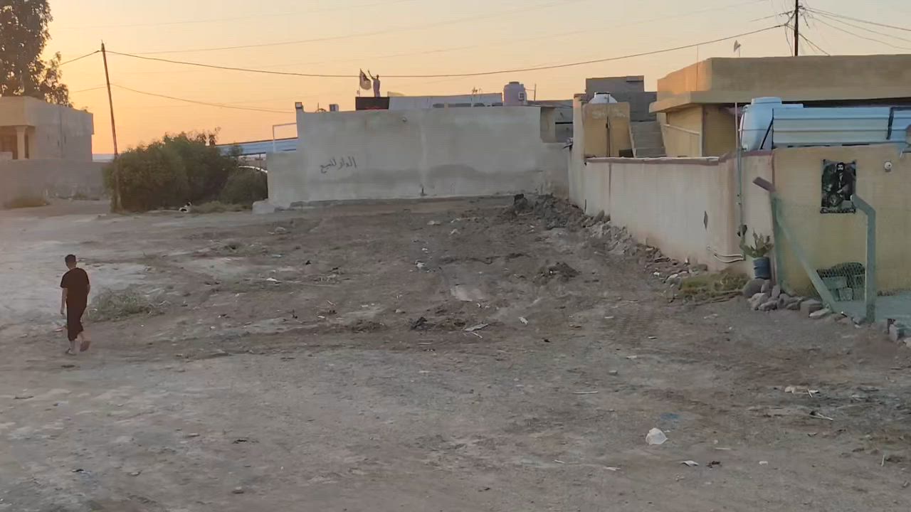 سلام عليكم
قطعه ارض في منطقه الكارظيه قريبه على جسر عقد 117 طاب زراعي قريبه  الحولي وبصفها اساله الماء وقريبه على مستودع النفط صاير بجهه الشاطئ 300 متر نزال 25 ووجه 12 للاستفسار يرجى الاتصال ***********
