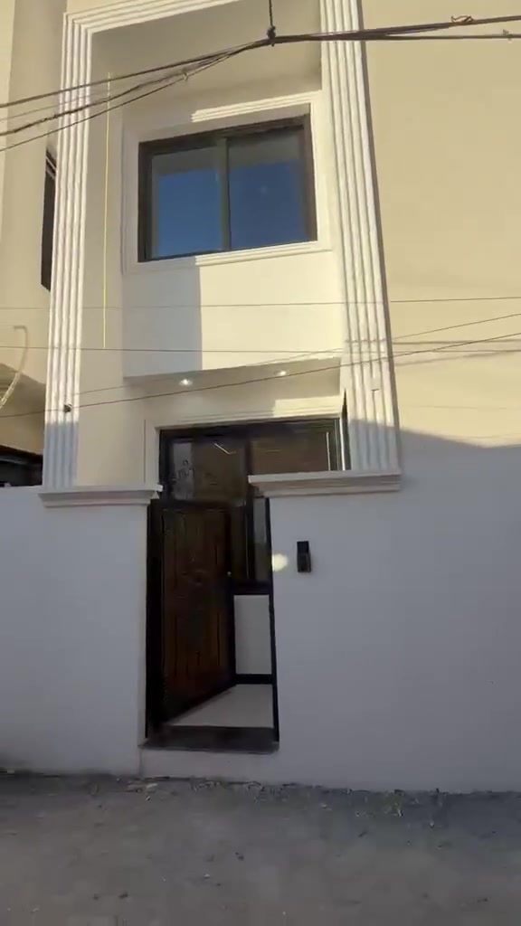 بيع فقط بيت مساحه 50 متر بيت طابقين بناء نضيف 
 سعره: 160 وبي مجال
العنوان : حي جهاد مربع الامانه 
الاستفسار ***********
