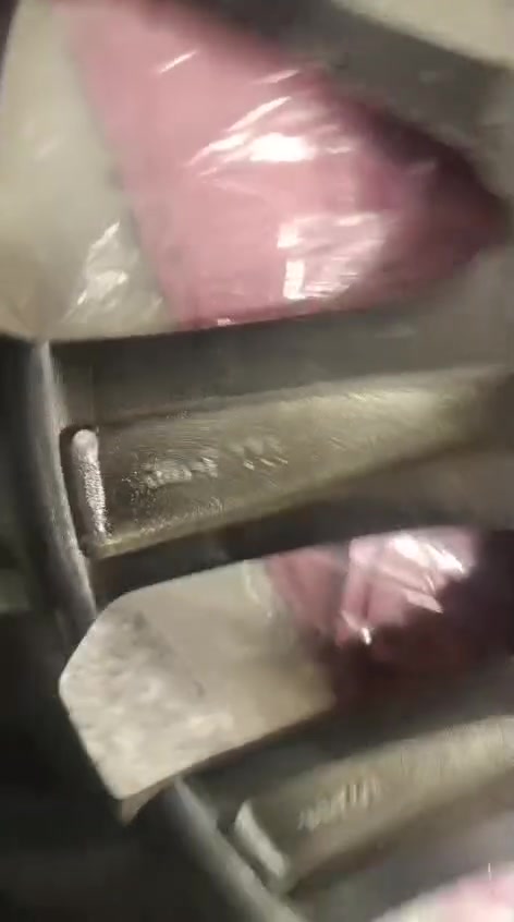 سلام عليكم  جديد تاير ما مشدود عليه لاندكروز 21حجم 17 
***********

