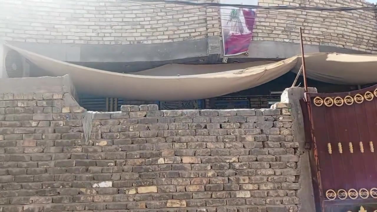بيت للبيع بكاع علي راضي شارع رقم 8 نهايتة  الشارع على الايمن بل بداية يحتوي على غرفتين وصاله ومطبخ بارد ومطبخ حار وستقبال والسعر ( ١١٥) رقم *********** وبية واتساب
