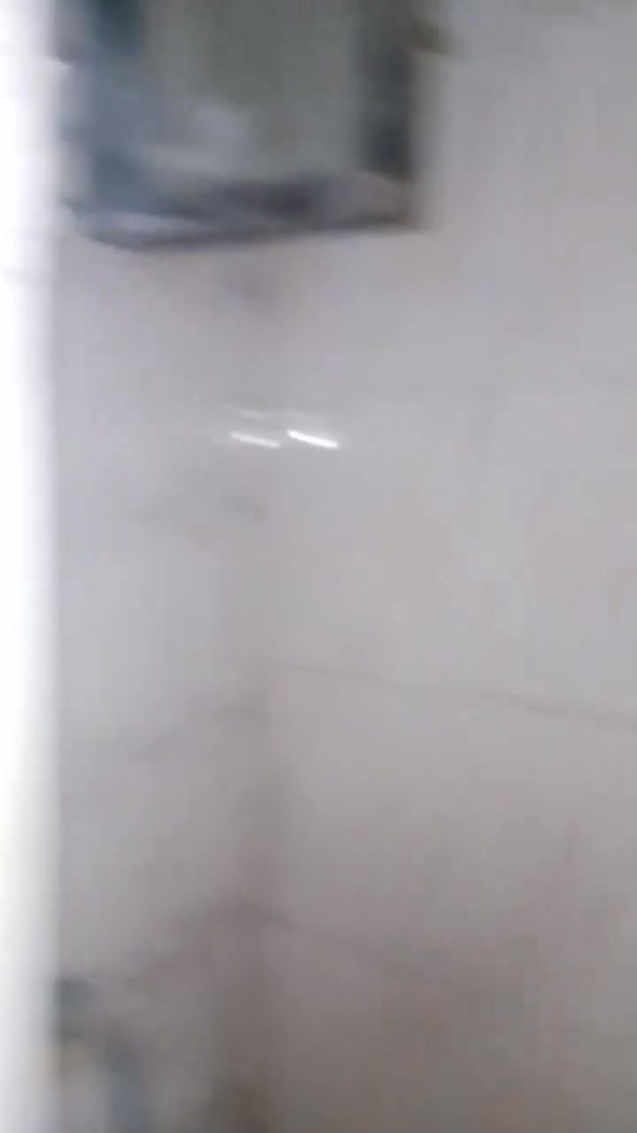 دار سكن للبيع مساحه 62ونص طابو ملك صرف طابقين 2نوم صاله مطبخ صحيات مناور شارع الكهرباء خلف جامع الصدرين اي استفسار تفضل *********** السعر 115 مكتب الزيدي للعقار
