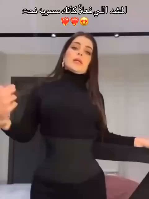 مشد شريط نسائي أثناء اللبس، والنتيجة باللبس ممتـــازة... 👌🔥
✨ فوائد ومميزات المشد:
 ✔️ يعمل على نحت الخصر.
 ✔️ يعمل على شد البطن.
 ✔️ يعمل على إزالة الترهلات.
 ✔️ يعمل على تصغير حجم البطن.
 ☄️ مشد شريطي يعمل على تقليل محيط الخصر ونحته 🎗
 ☄️ يعمل على إعادة عضلات البطن لوضعها الطبيعي بعد الولادة.


**إذا كنت صاحب هذا الإعلان وتريد حذفه لأي سبب، رجاءا أرسل رسالة إلى الدعم الفني**