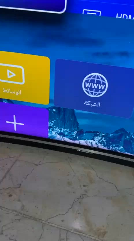 شاشة حجم 55 بوصة  منحنية ، ماركة sunny التركية  الدقة مالتها كلش زينة 4k وبيها انترنيت وسريعة  السعر جدآ مناسب  واتساب ***********

