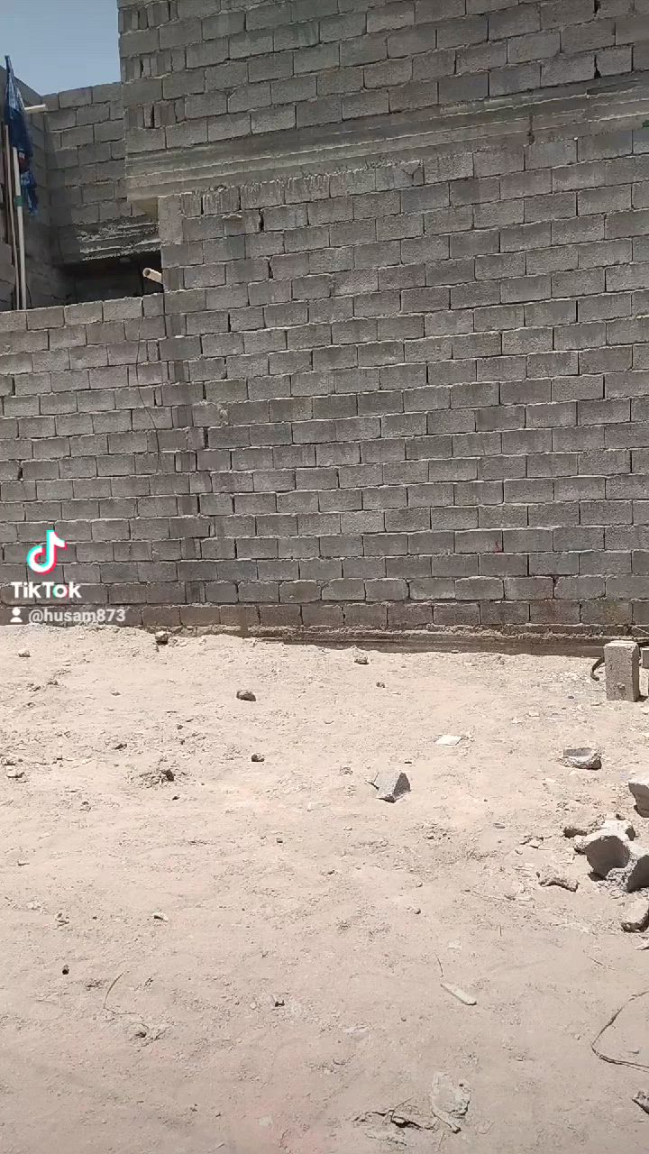 السلام عليكم توجد قطعه للبيع مدفونه + واصلها كهرباء + ماء الي يوالمني فقط يدك جعب العنوان الفلوجه خلف مجمع الرحاب شارع المضيف ثاني فرع مساحته 125شارع12طازراعي السعر 14  للاستفسار الاتصال على الرقم ((***********))
🤝
