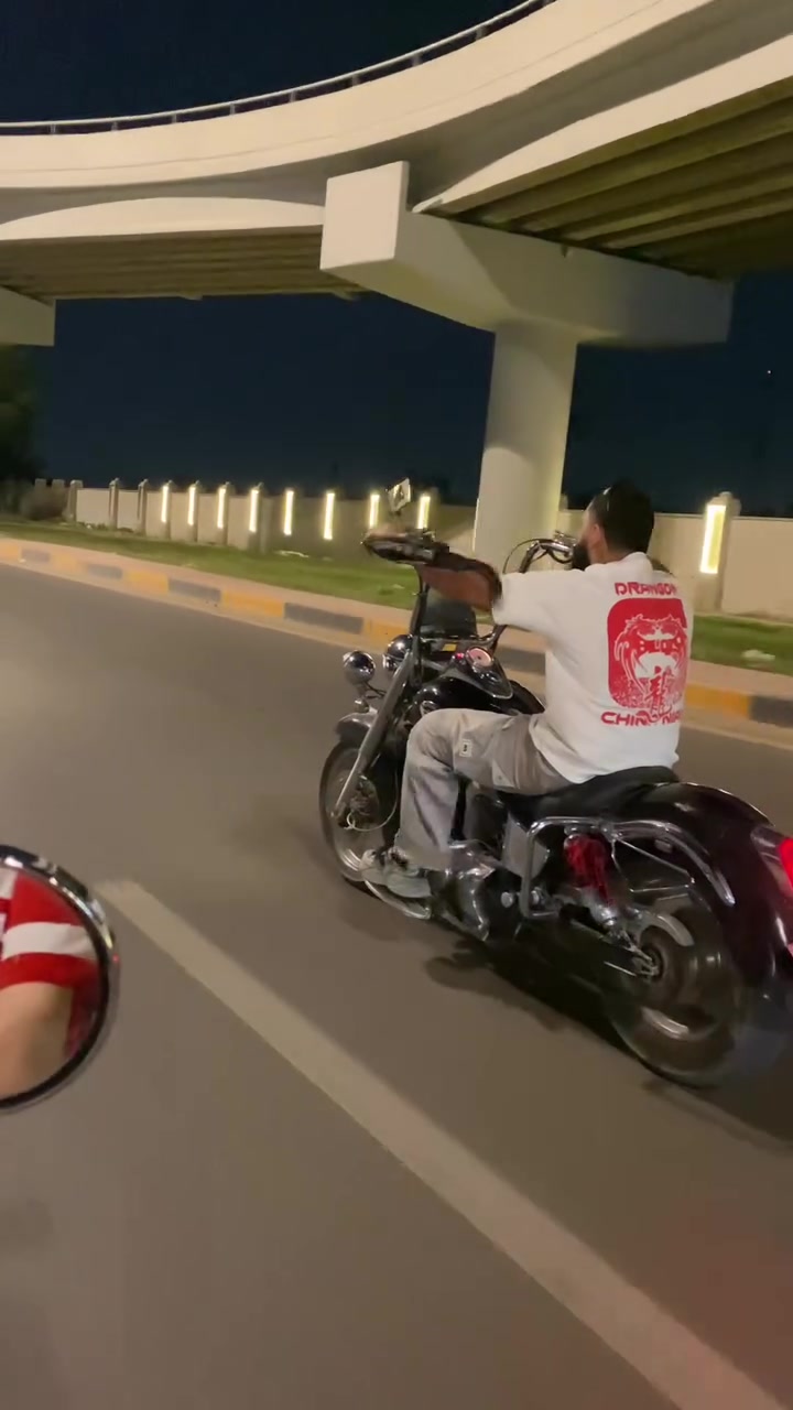 شادو400 مرقمة بأسمي مكفولة تحويل ثاني يوم بغداد /الشعب
***********
23$ وبيها مجال ان شاءالله 
درع خلفي موجود + خودة كلاسيك
 نقص اشاير خلفية 
شغالة بس مشكلة بسيطة بالكهربائيات
