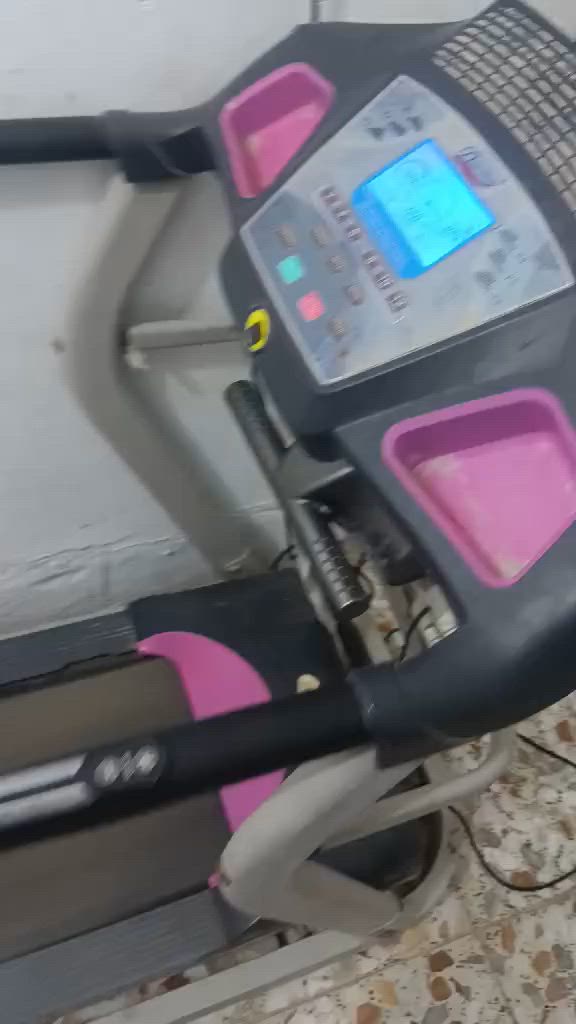 جهاز جري بحاله جيده يتحمل وزن ١٥٠ كيلو 
وسغره ١٥٠ مكان حله


**إذا كنت صاحب هذا الإعلان وتريد حذفه لأي سبب، رجاءا أرسل رسالة إلى الدعم الفني**