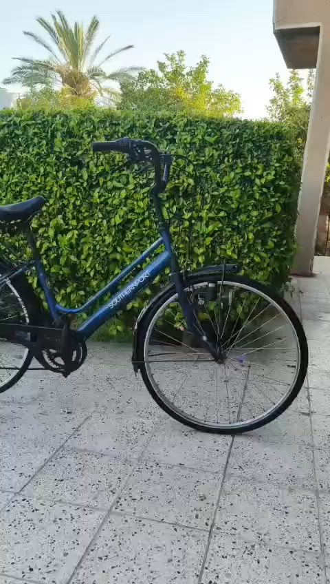 سلام عليكم
بايسكل  يل بيع حجم ٢٦
بايسكل نضيف 
سعره ٨٥ بيه مجال 
وتوصل عله هاذه الرقم ***********
