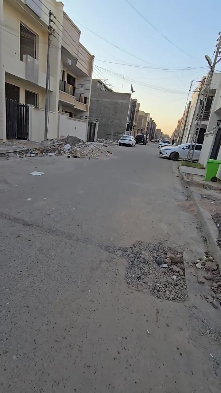 قطعه ارض ١٠٠م للبيع 
واجهه ٧ونص موقع فول 
مساحه جنن واجهه كلش حلوه و سعر بعد احلا 
العنوان دوره حي دجله 
استفسار اكثر مراجعه المكتب السبطين للعقار او اتصال او مراسله على وتساب و*********** 
***********
