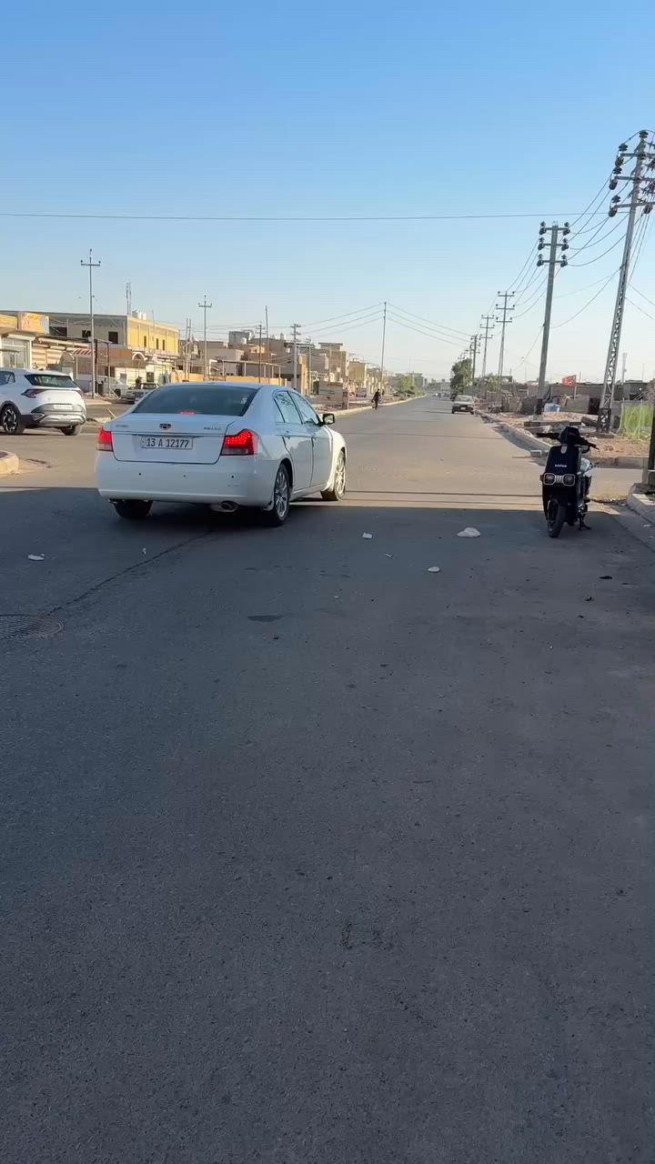 سلام عليكم هذا محل ان شائيه للبيع تريده مقطوعه او تريد بس غراض  موقع ماله  ميسان حي نهاوند خلف مستوصف السايدين موقعه حلو  للاستفسار هذا رقم ***********
