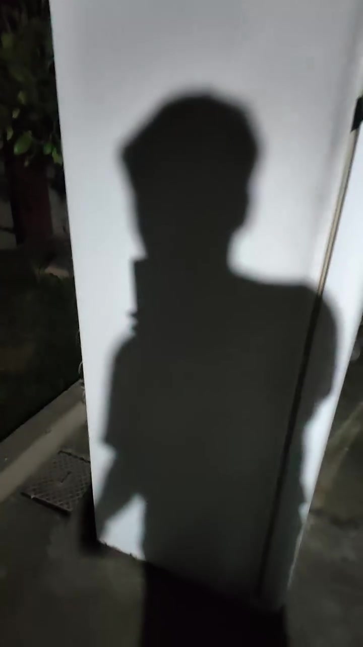 سلام وعليكم عندي هااي الثلاجه للبيع مابيه ايعيب  مالت بيت نضيفه سعره 125 بيهة مجال مكاني كركوك بنجه علي هذا رقمي ***********
