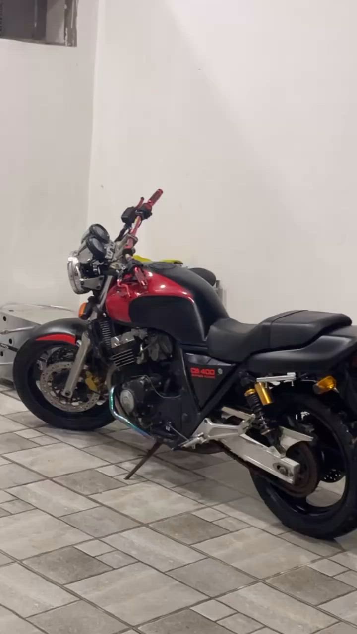 اعيد النشر بسبب الوعود الكاذبه 
السلام عليكم دراجه cb400 محرك كير كهربائيات خير من الله مفتوح لكور فقط معدل وشلعه تشك الكاع اللون احمر بس غلفتهاbbf للجماليه فقط اوراق بيها السعر 1200 المكان صلاح الدين سامراء ***********

