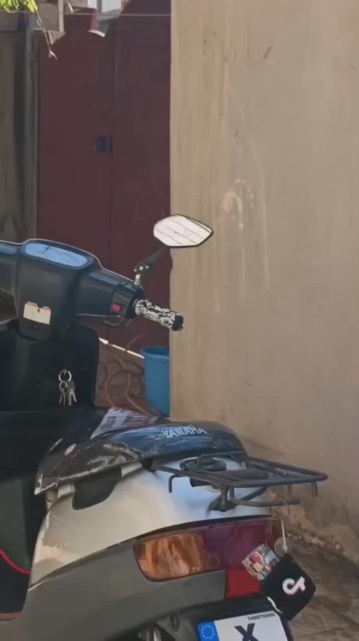 💎السلام عليكم ورحمة الله وبركاته 👋👋
💎شباب الماطور معروض للبيع 🏍️🏍️🏍️
💎نوع الدراجة ياماها بوتين   
الدراجة شلعة ومعدل اتخبل جوه ال60 شرط
👈دراجه موديل حديث 
لون سلفر 
💎المحرك والقبغ هندر شرط ✔️
💎ماتصرف عليه ربع غير ال ((دهن))وال ((بانزين))
💎السعر 675 وبيه مجال  للشراي يتصل عل رقم ***********
💎مكاني موصل جانب الايسر حي سومر

