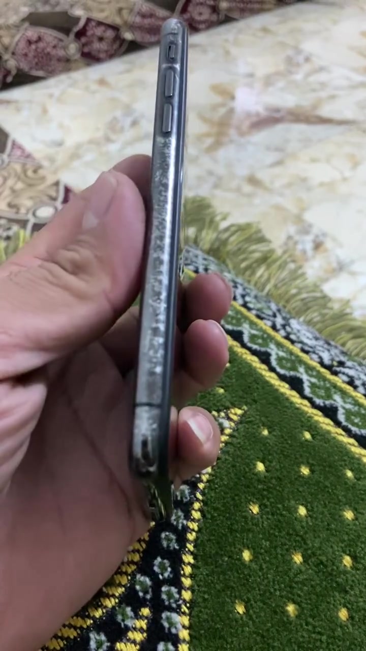 اكس للبيع بطاريته تعبانه ويرادله سماعه شغال ڪُݪشي مابي غيرهه سعره 75 الف
ايفون 7 بلاص طافي ابيعه عله وضعه 50 سعره 
***********
