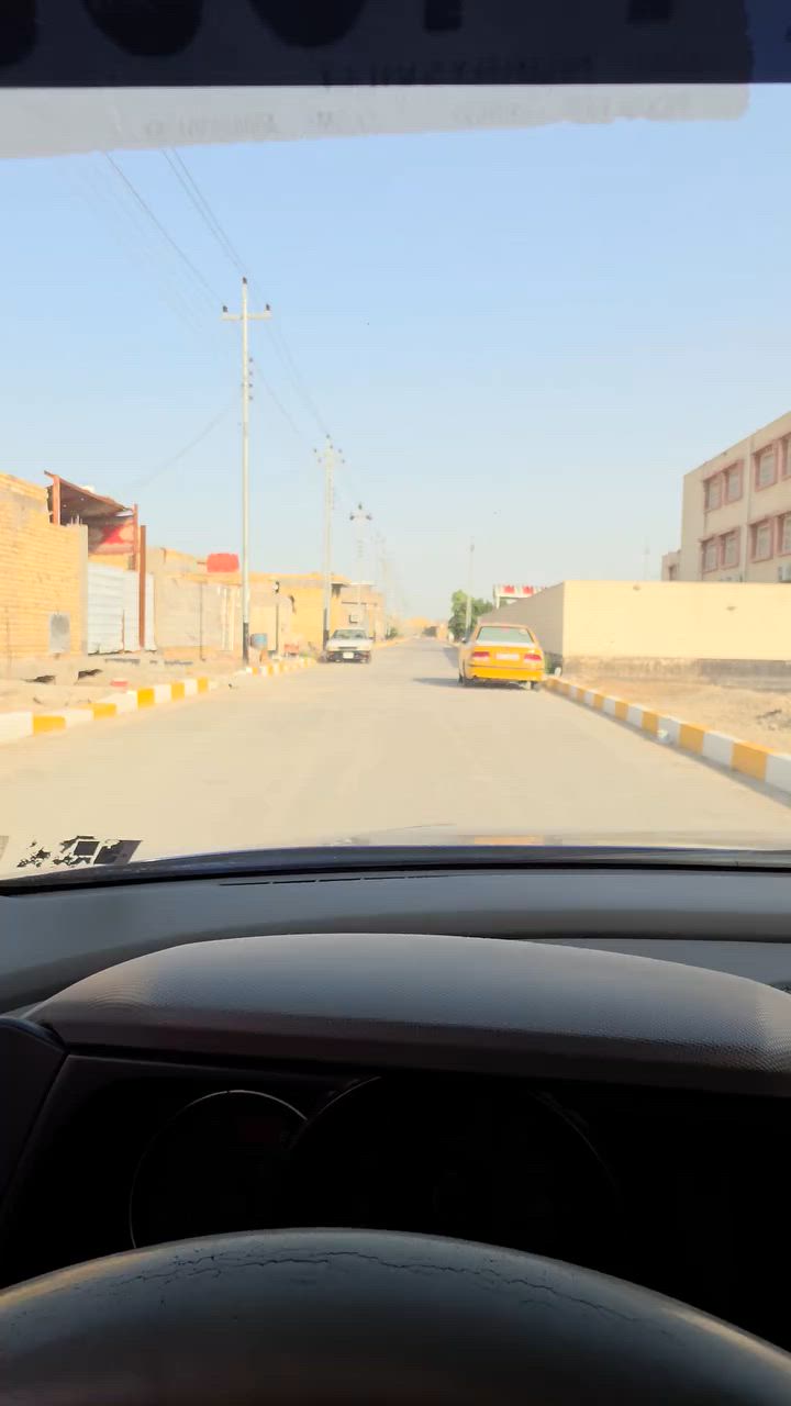 السلام عليكم قطعه طابو للبيع مساحه ٢٠٠م  عله ساحه
المكان سوق الشيوخ حي العسكري شارع الإطفاء قرب مدرسه الصينيه 
السعر ٣٠ مليون وبي مجال بيع مستعجل 
للاستفسار *********** واتساب ***********
